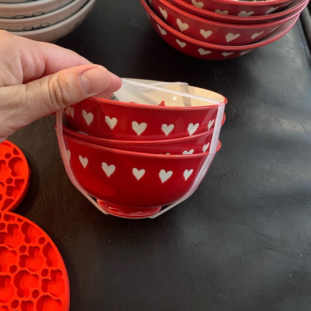 Mickey Mouse and Minnie Mouse kitchen items - Picture 6 of 16